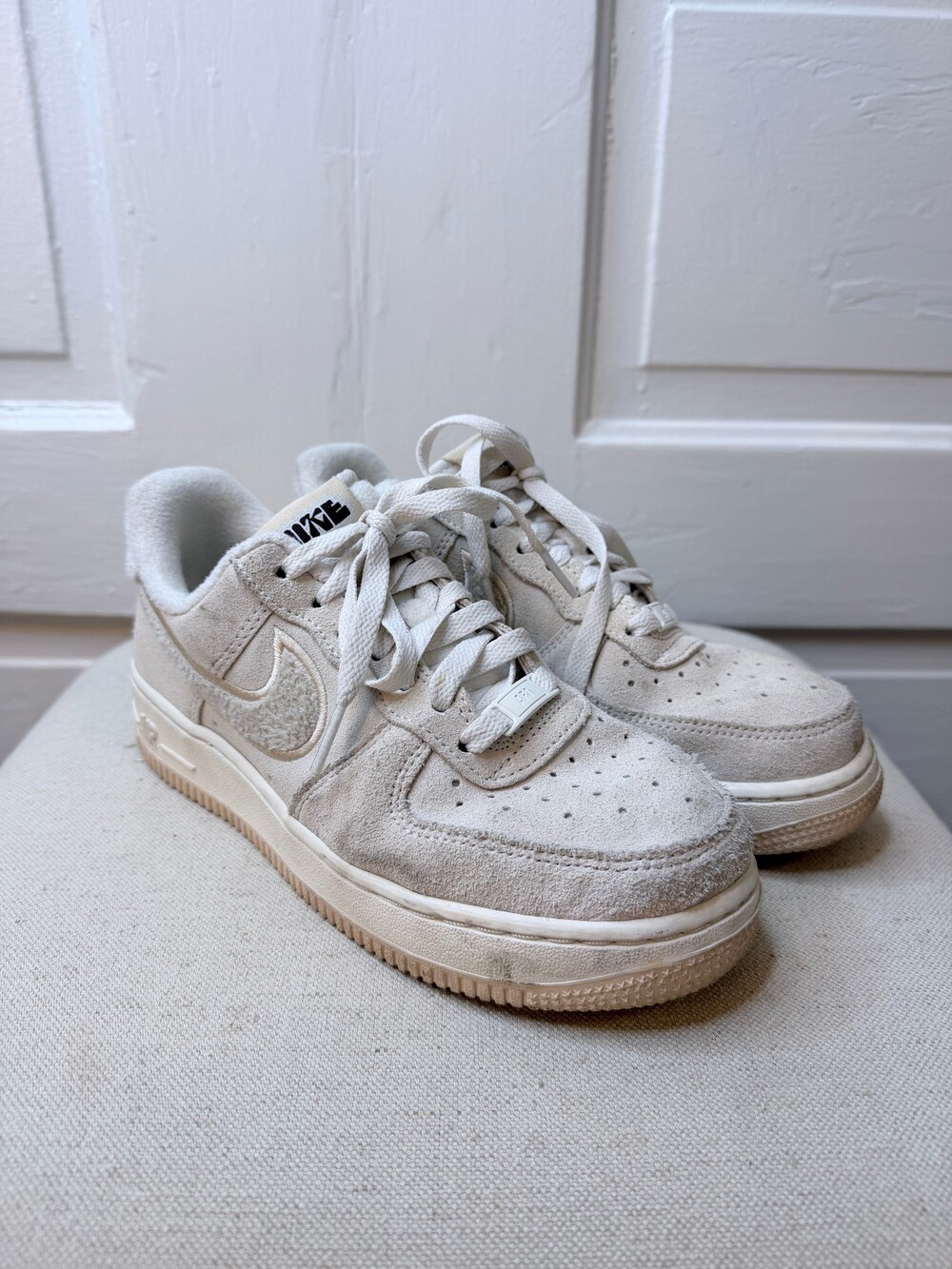 Nike Women's Air Force 1 '07 SE Sanddrift Fleece Size 6.5